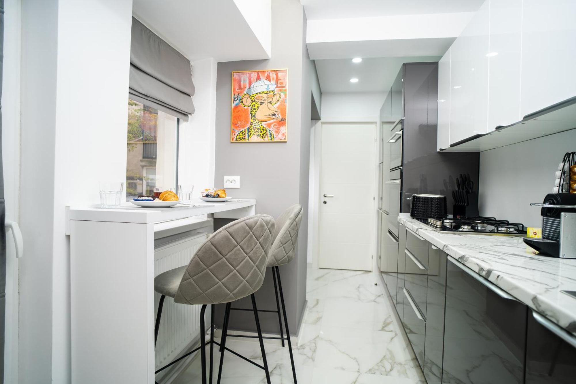Top Location - Contemporary Parliament View - 2Br Bucharest Exterior photo